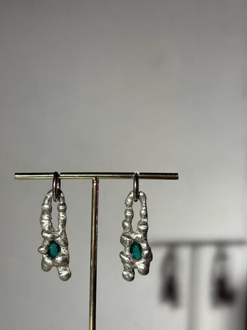 Earrings with emerald cubic zirconia