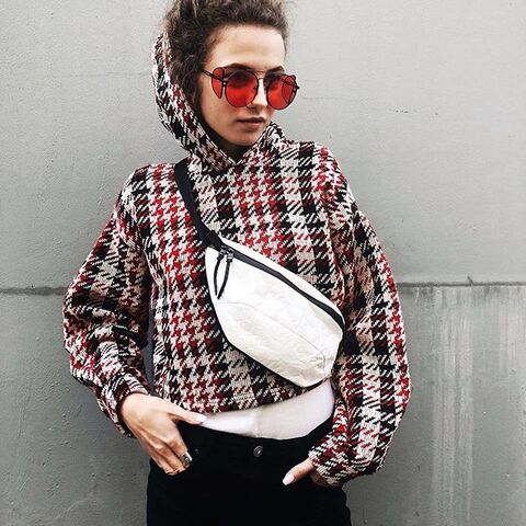 Белая поясная сумка Шибуя