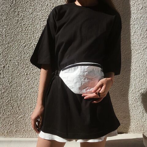 Белая поясная сумка Шибуя