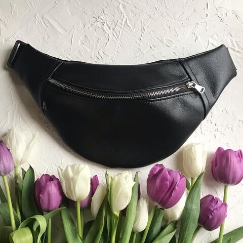 Чорна глянцева поясна сумка