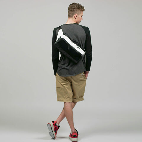 White bag Arakawa mid size